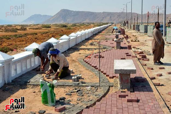 محافظ-جنوب-سيناء-يتفقد-تطوير-طريق-حمام-موسى-بطور-سيناء-بـ40-مليون-جنيه-(3)