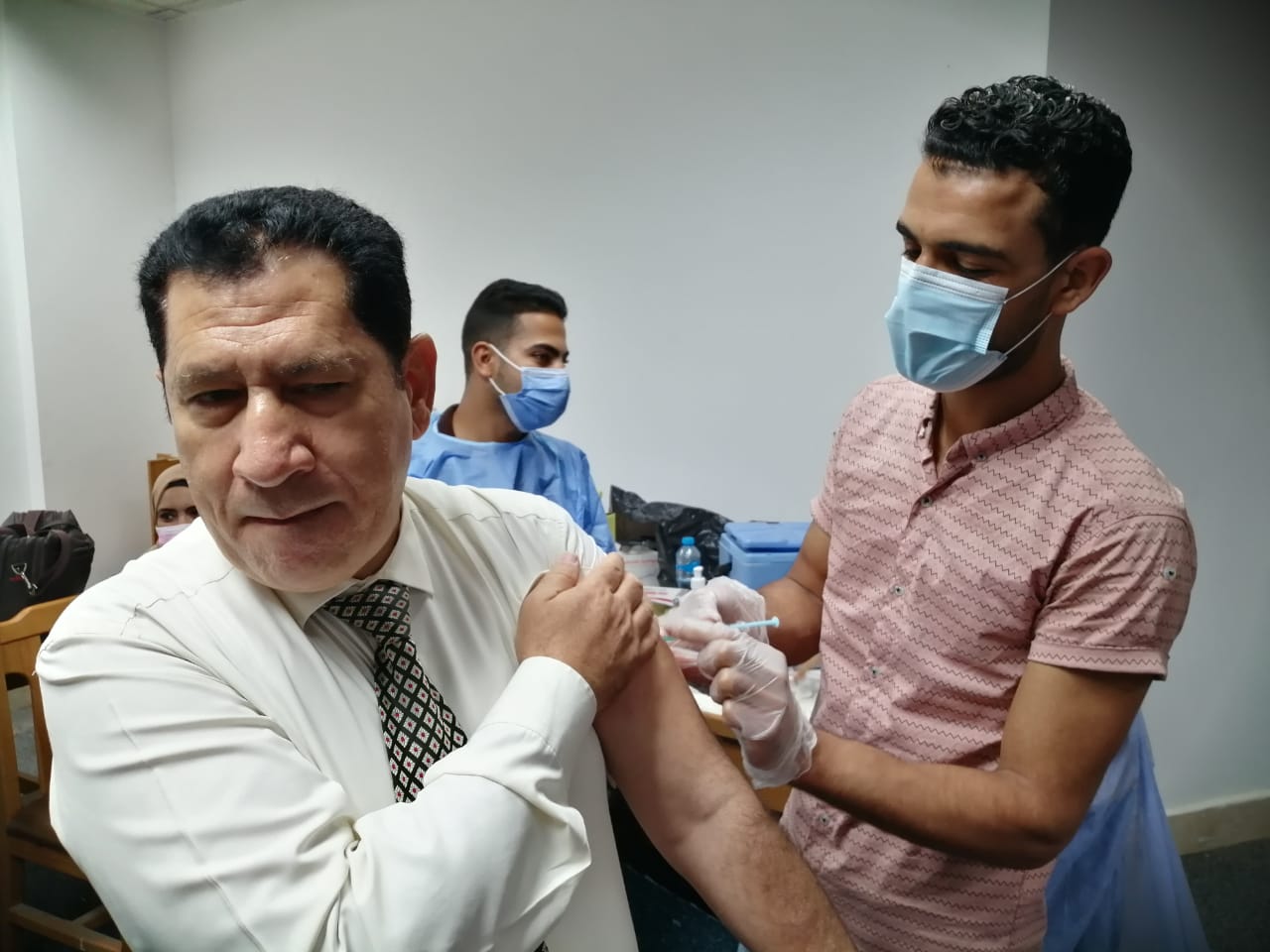 جامعة حلوان تواصل تطعيم أعضاء هيئة التدريس