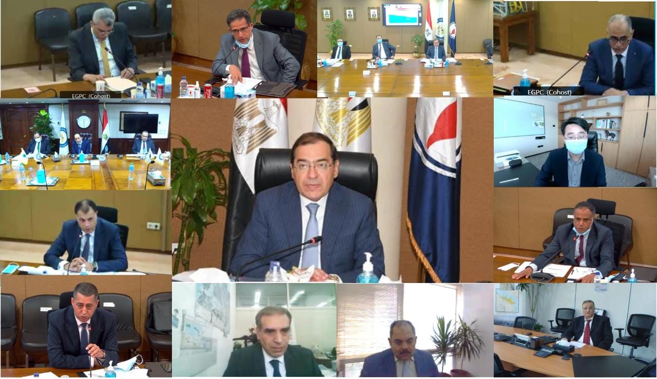 وزير البترول والثروة المعدنية خلال رئاسته لجمعية بدرالدين للبترول