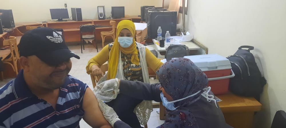 فعاليات تطعيم الموظفين والعاملين بمدينة البياضية