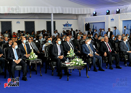 رئيس الوزراء يشهد مراسم رفع العلم على الكراكة حسين طنطاوي (27)
