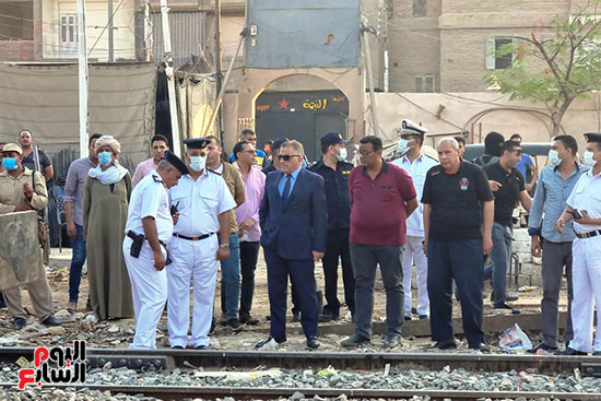 سقوط بوجى عربة 7 بقطار القاهرة أسوان أثناء دخوله التخزين بمحطة طما فى سوهاج (3)