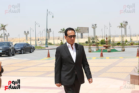 وصول جثمان الراحل المهندس حسب الله الكفراوى مسجد المشير  (18)