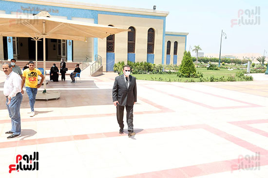 وصول جثمان الراحل المهندس حسب الله الكفراوى مسجد المشير  (1)