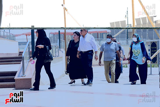 وصول جثمان الراحل المهندس حسب الله الكفراوى مسجد المشير  (17)