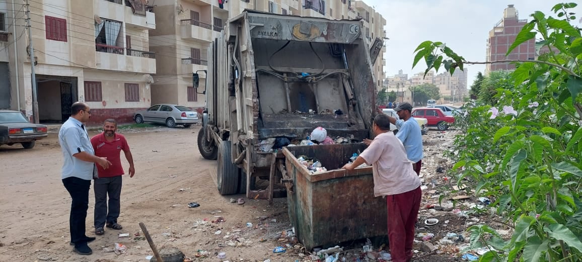 رفع صناديق القمامة باحياء دسوق