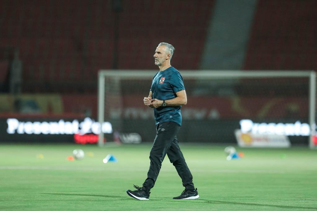 الجهاز الفني للاهلي (2)