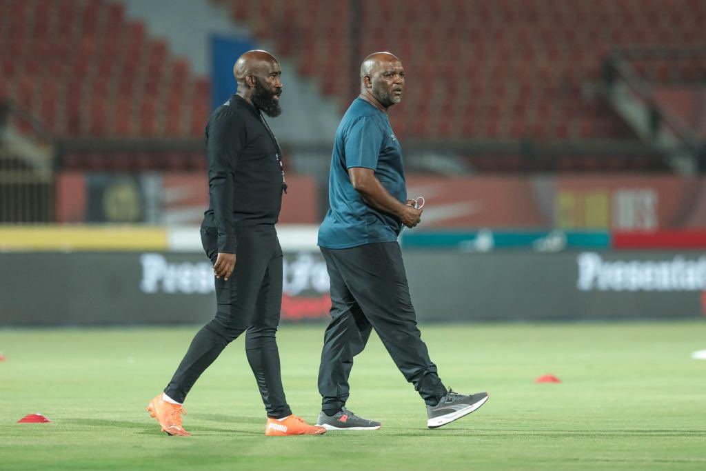 الجهاز الفني للاهلي (4)