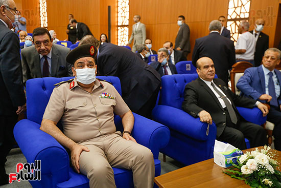 وزير العدل أثناء افتتاح مجمع النيابات الإدارية (35)