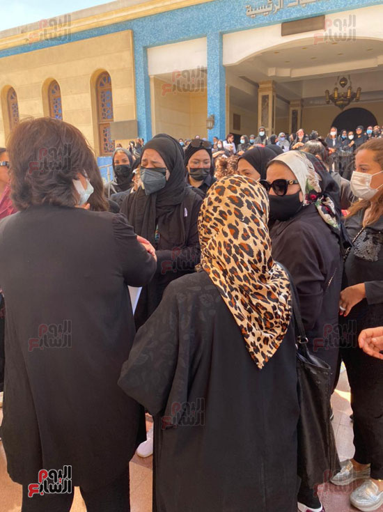 تشييع جنازة دلال عبد العزيز من مسجد المشير ألبوم صور ...