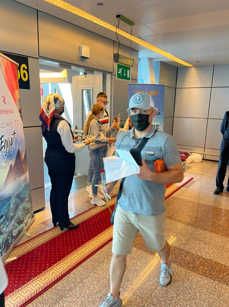 مطار الغردقة يشهد وصول أولي رحلات السياحة الروسية (6)