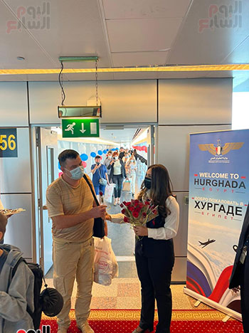 مطار-الغردقة-يشهد-وصول-أولي-رحلات-السياحة-الروسية-(7)