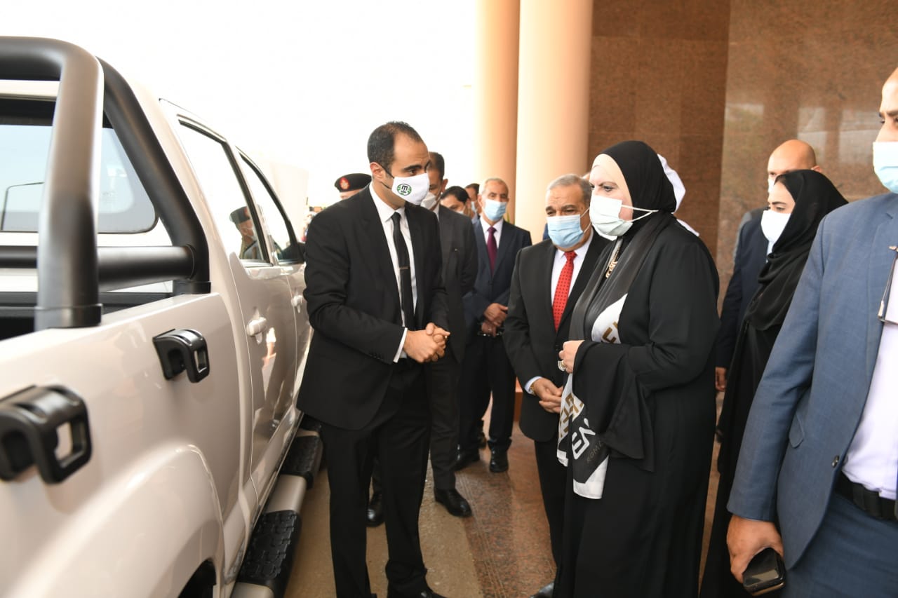 تعاون مصرى- إماراتى لتصنيع سيارة بيك أب EM للعمل بالوقود المزدوج غاز طبيعى- بنزين (3)