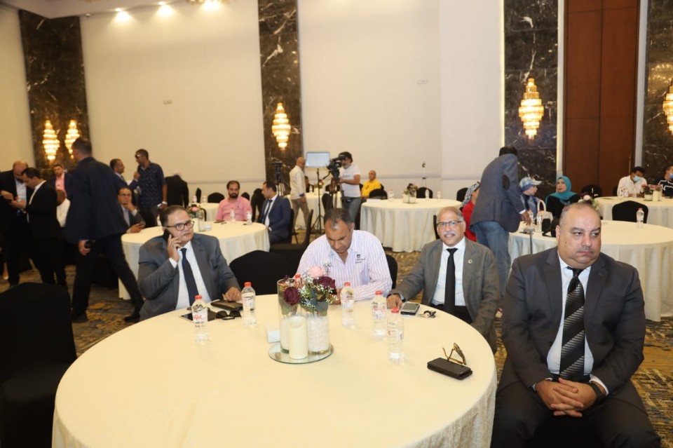محافظ بورسعيد يشهد انطلاق المؤتمر الاقتصادي لمشروعات العاصمة الإدارية (5)