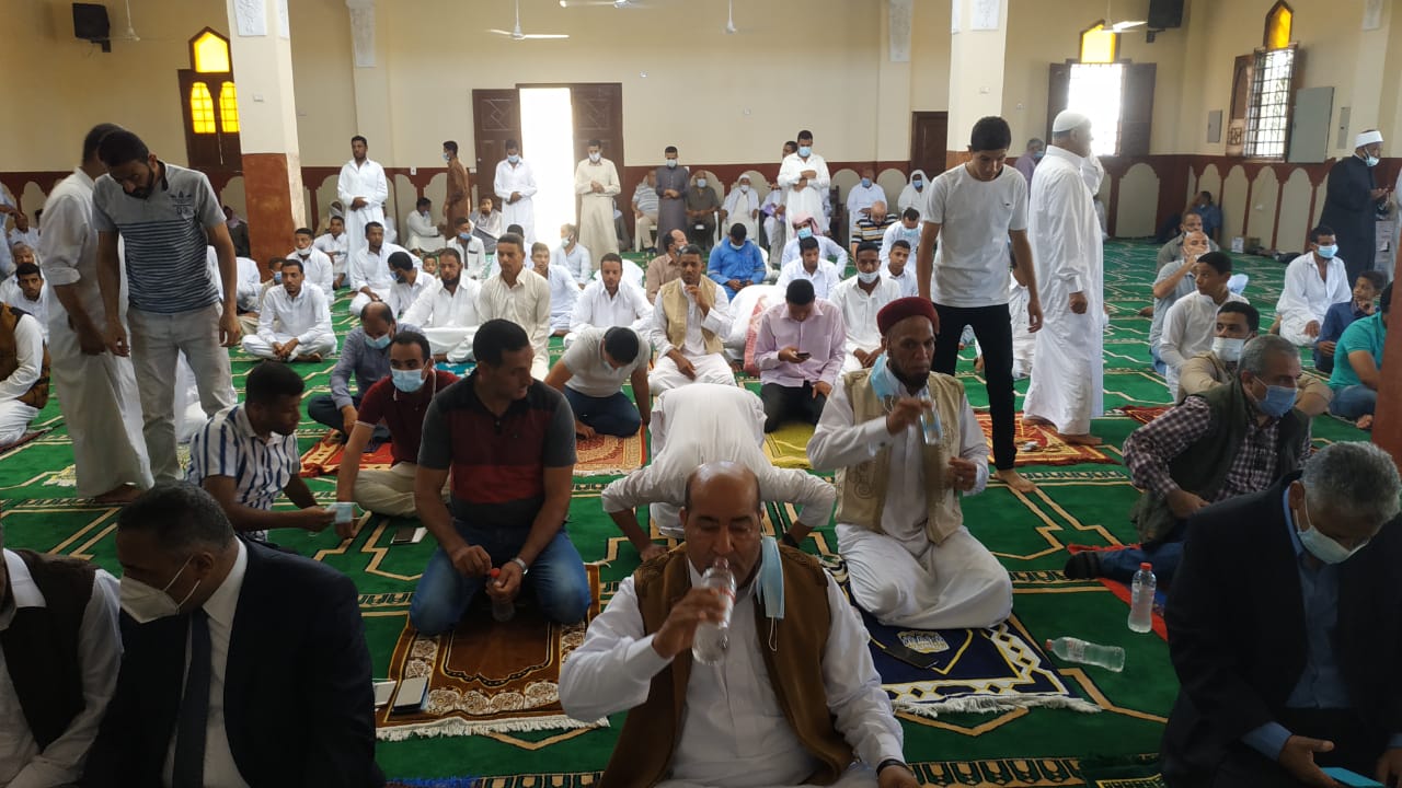 محافظ مطروح يفتتح مسجدين جديدين بواحة سيوة  (2)