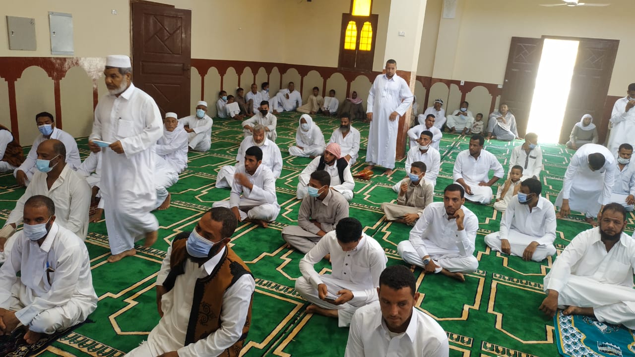 محافظ مطروح يفتتح مسجدين جديدين بواحة سيوة  (5)