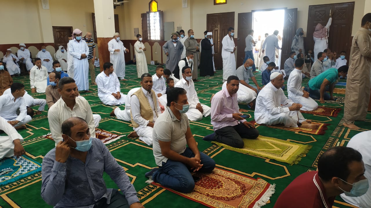 محافظ مطروح يفتتح مسجدين جديدين بواحة سيوة  (4)