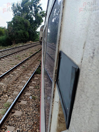 لحظة-خروج-القطار-عن-القضبان