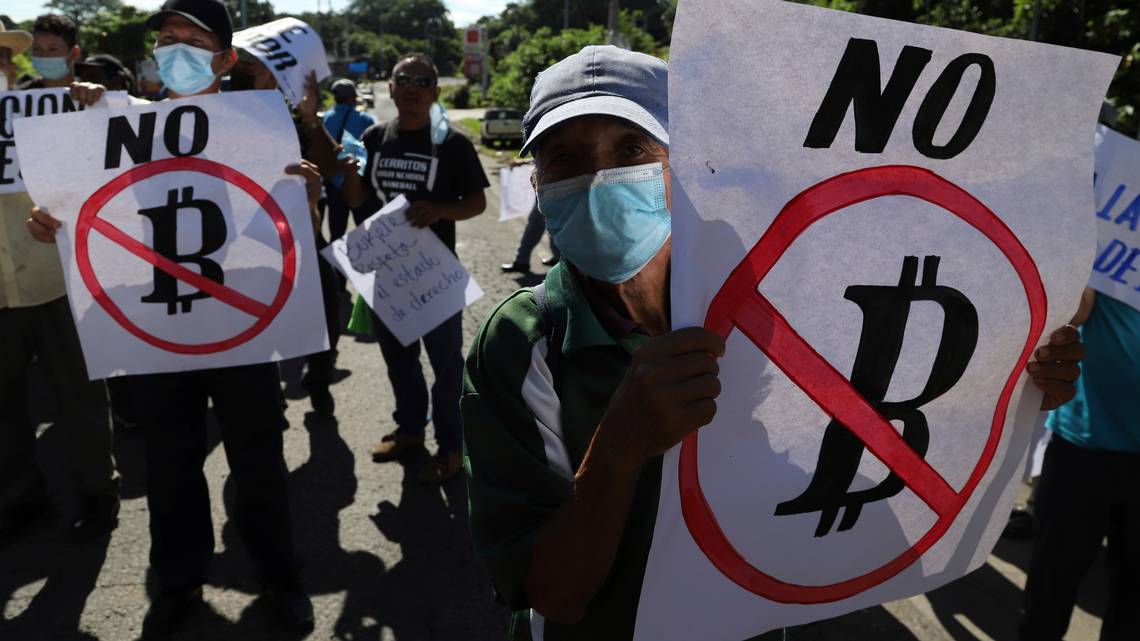فوضى فى السلفادور بسبب احتجاجات ضد قانون اعتماد البيتكوين (2)