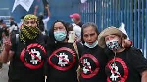 فوضى فى السلفادور بسبب احتجاجات ضد قانون اعتماد البيتكوين (3)