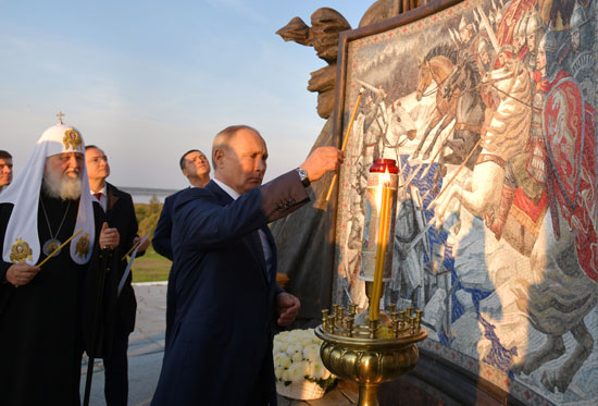 الرئيس الروسي بوتين يحضر مراسم افتتاح الموقع التذكاري للأمير ألكسندر نيفسكي