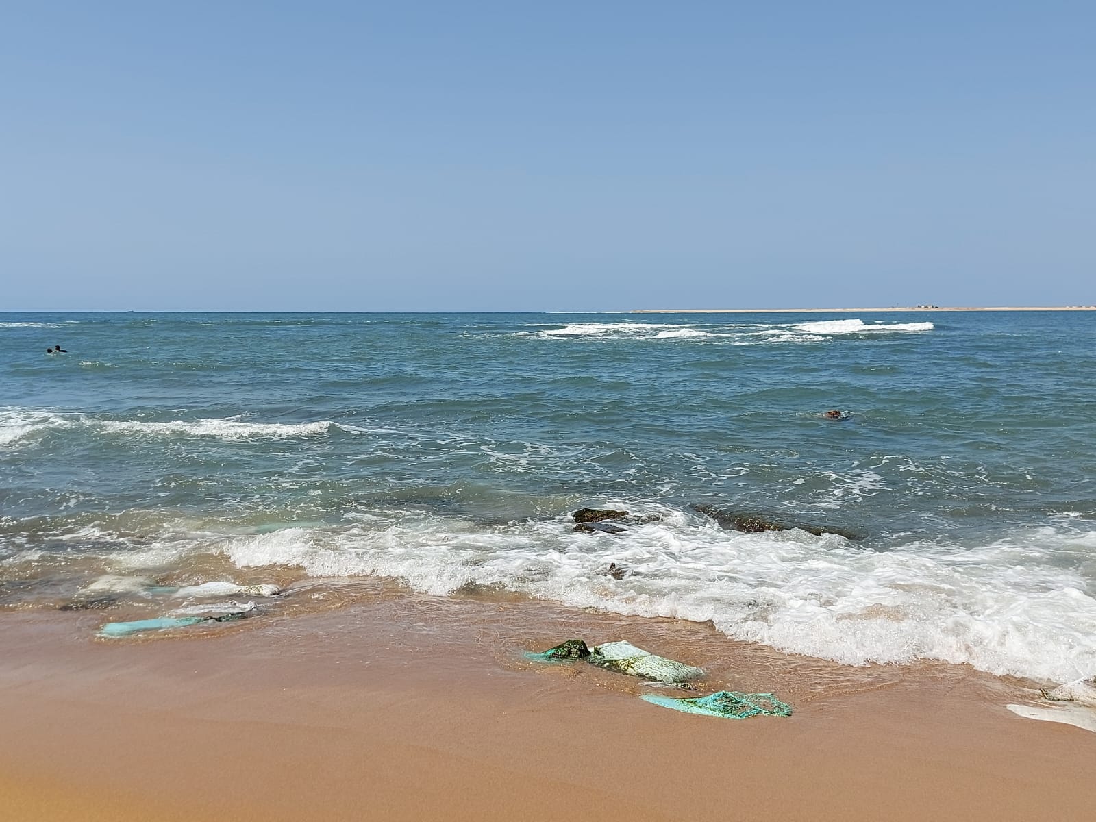  أجواء خريفية وانخفاض الاقبال على الشواطئ (4)