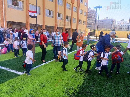 انطلاق العام الدراسى الجديد بالمدارس الدولية  (2)