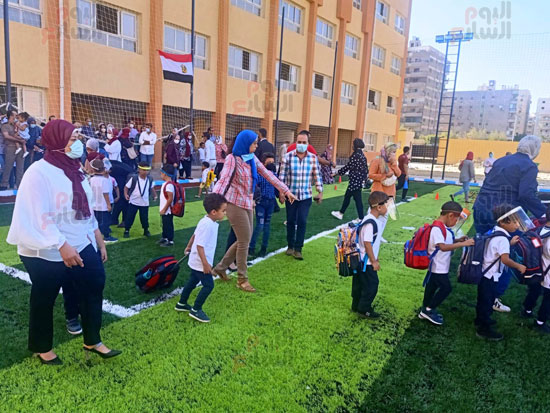 انطلاق العام الدراسى الجديد بالمدارس الدولية  (1)