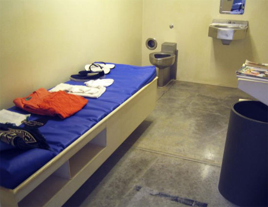 غرفة سجين