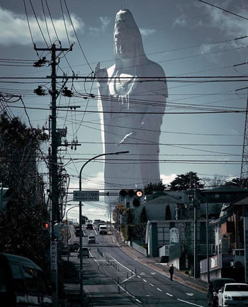 سينداي دايكانون ، أحد أطول التماثيل في العالم
