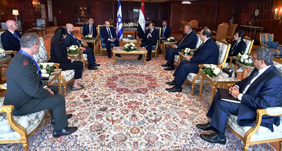 لقاء الرئيس عبد الفتاح السيسى ورئيس وزراء اسرائيل (8)