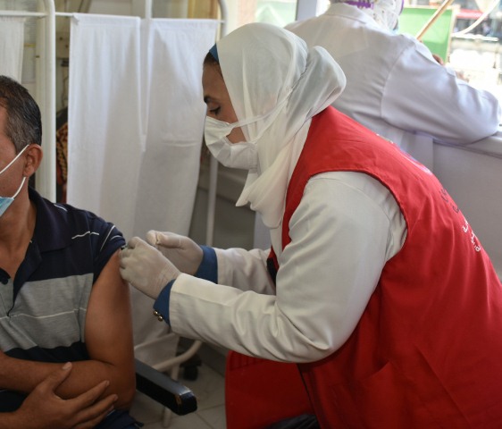تطعيم المواطنين بلقاح ضد فيروس كورونا