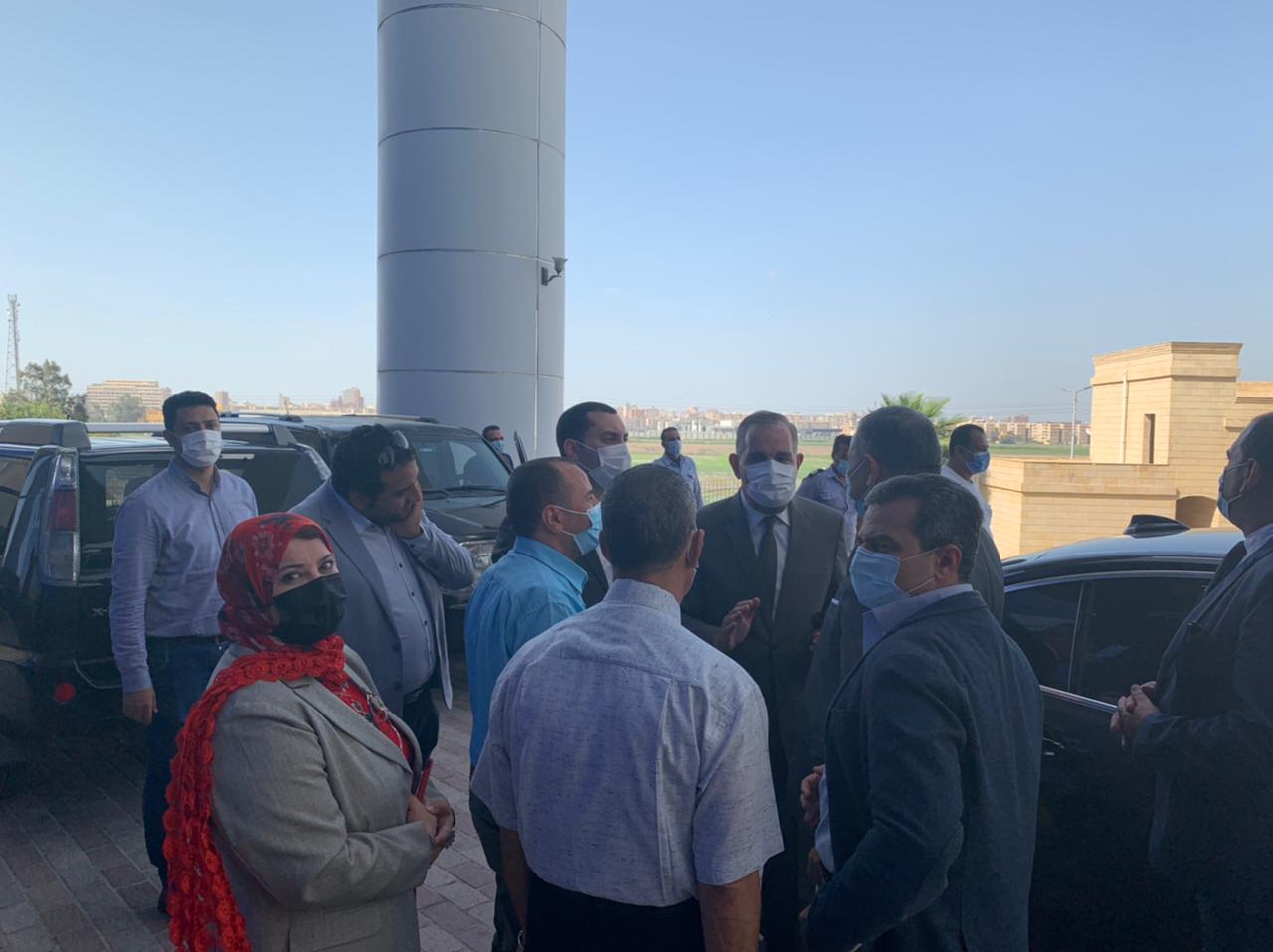 خلال زيارة المحافظ لمستشفى جامعة كفر الشيخ