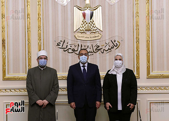 رئيس الوزراء يشهد توقيع بروتوكول بشأن مساندة صندوق الاستثمار الخيرى (4)