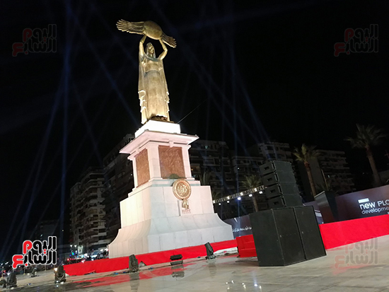 تمثال-ساحة-مصر