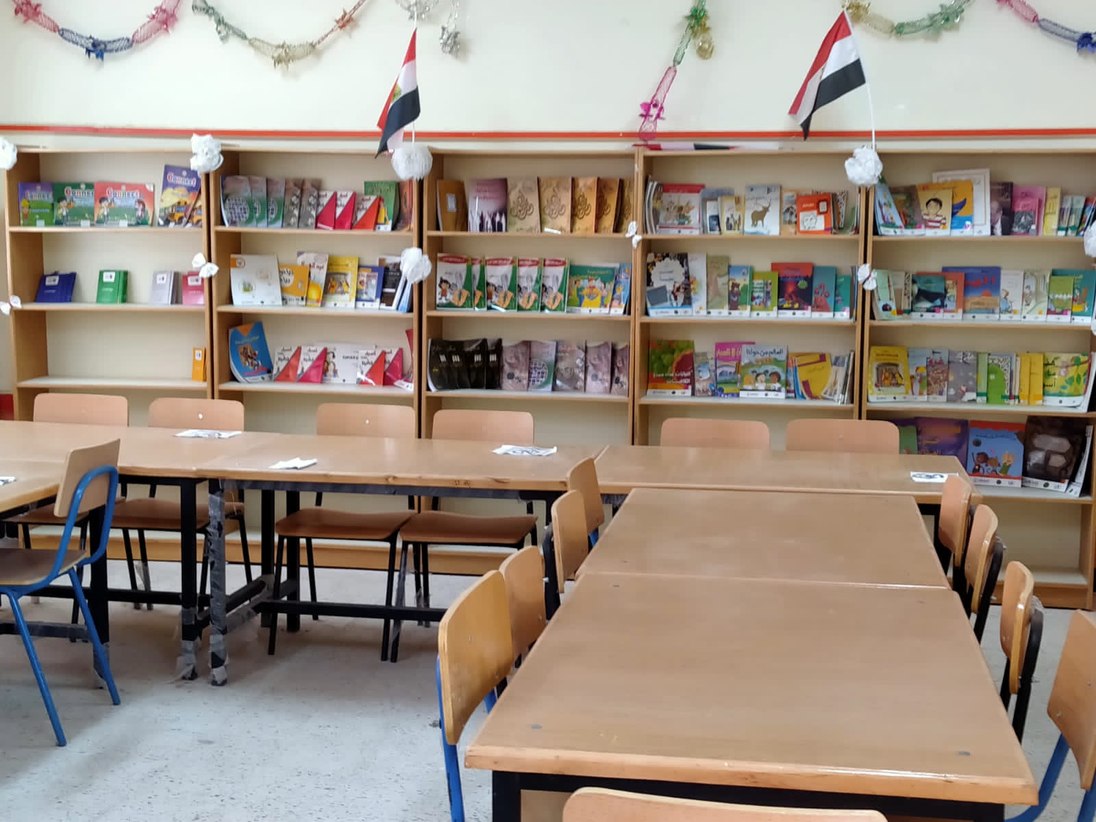 الفصول الدراسية داخل احدى مدارس محافظة الغربية (3)