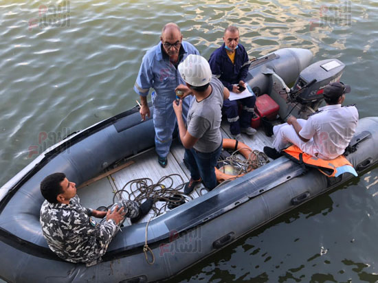 أثناء-معاينة-المركب