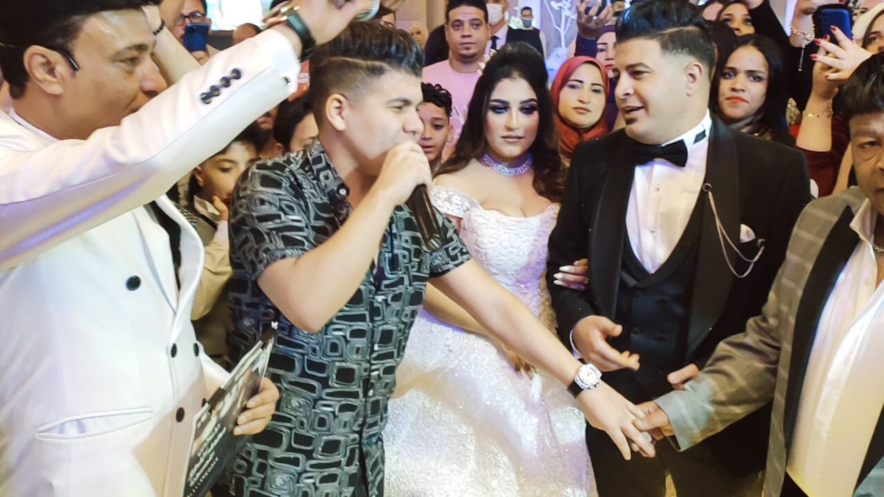 حمادة هلال وعمر كمال وعدوية والشيخ في حفل زفاف نجل عبد الباسط (5)