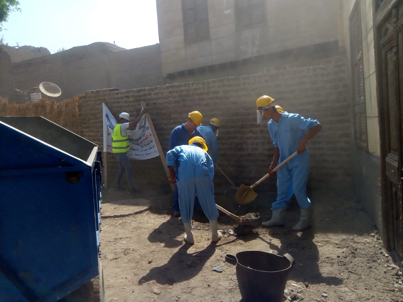 محافظة أسيوط تشارك في اليوم العالمي للنظافة  (1)