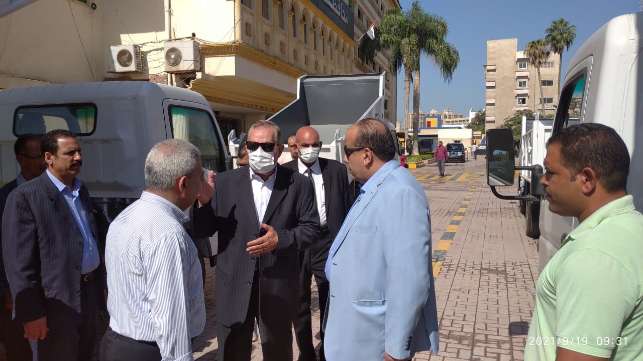 محافظ كفر الشيخ يوجه بتوزيع السيارات