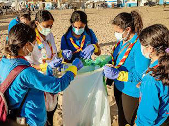 حملة موسعة بالإسكندرية احتفالا باليوم العالمى لتنظيف الشواطئ (7)