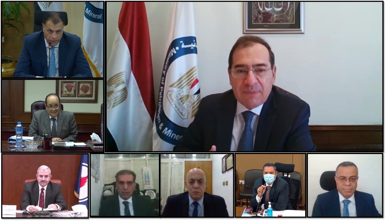 المهندس طارق الملا وزير البترول والثروة المعدنية خلال جمعية التعاون للبترول