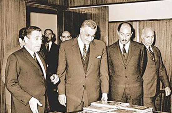 محمد-حسنين-هيكل-و-جمال-عبد-الناصر-و-انور-السادات