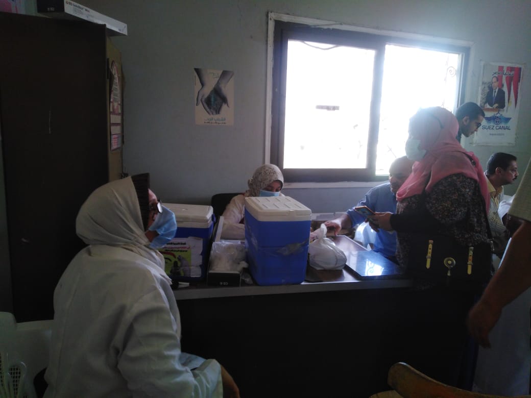 توافد المواطنين على مراكز شباب كفر الشيخ لتلقى لقاح كورونا (10)