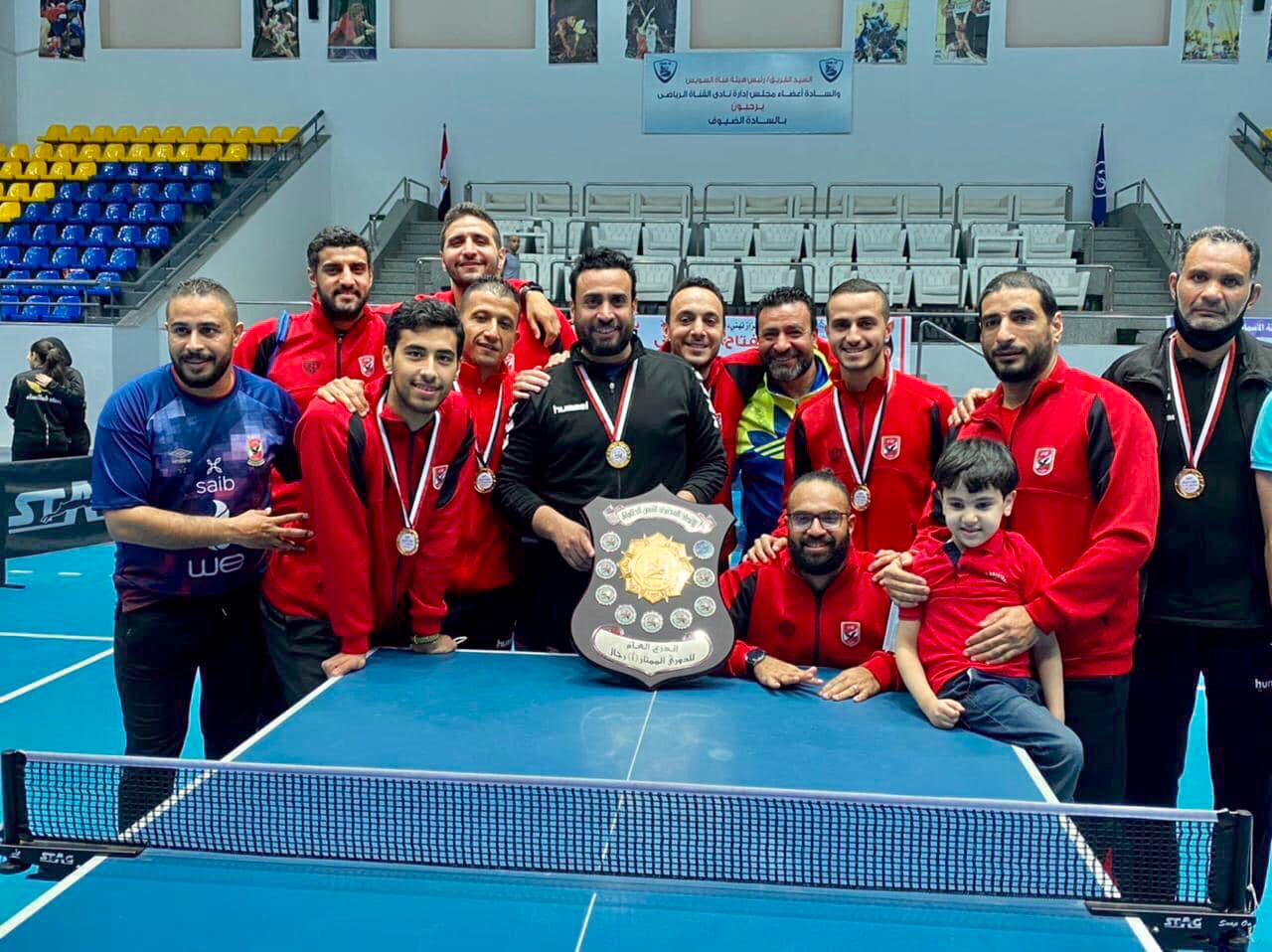 عمرو رضا مع لاعبى الاهلى