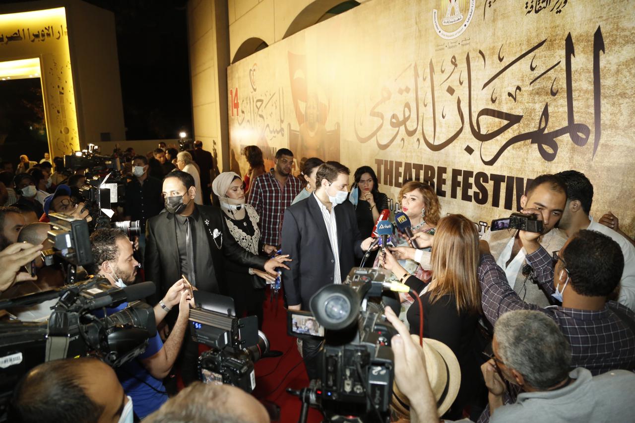 محمود حميدة وإلهام شاهين وفاروق فلوكس فى افتتاح المهرجان القومى للمسرح بدار الأوبرا (1)