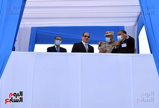الرئيس السيسي يفتتح محطة معالجة مياه مصرف بحر البقر (1)