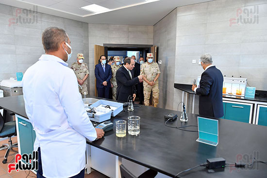 الرئيس السيسي يفتتح محطة معالجة مياه مصرف بحر البقر (11)