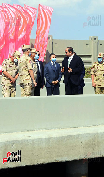 الرئيس السيسي يفتتح محطة معالجة مياه مصرف بحر البقر (13)