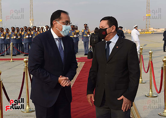 رئيس الوزراء يستقبل نائب الرئيس البرازيلى بمطار القاهرة  (14)